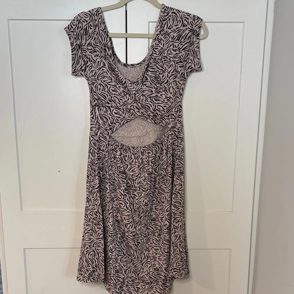 Chic Brown and Cream Patterned Midi Dress - Picture 6 of 6
